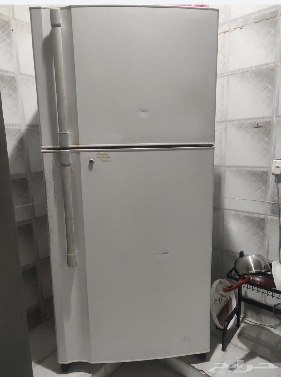 ثلاجه كبيره شغلله للبيع64384745063937110
