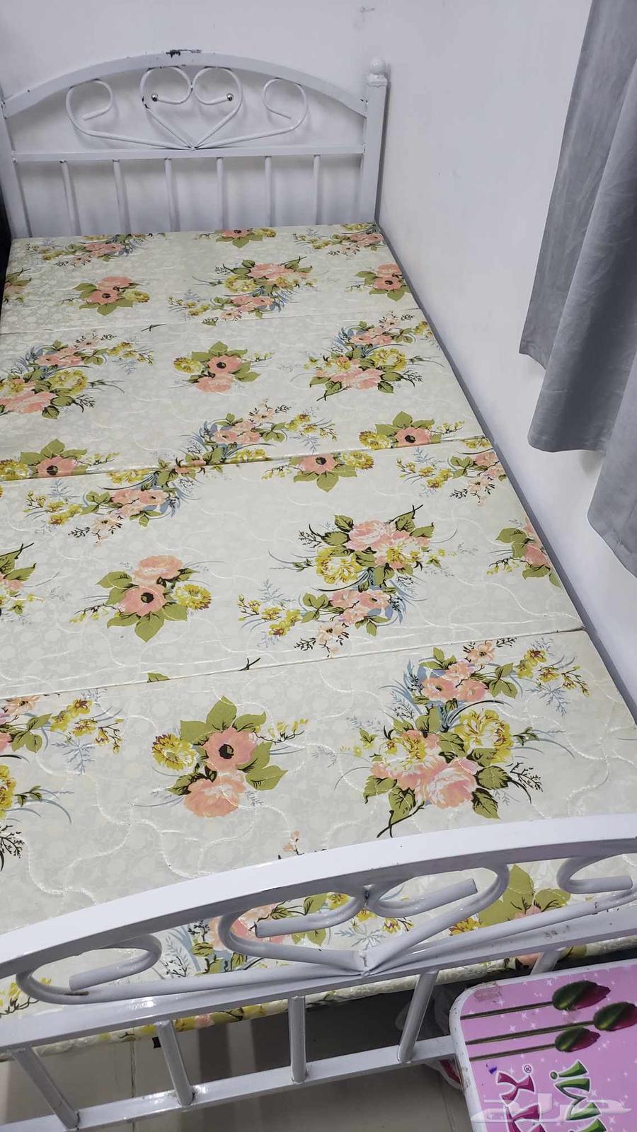 قلايه هوائيه وسرير نفر حديد يصفد وثاني مايصفد ومكيف والعاب64381836735745112