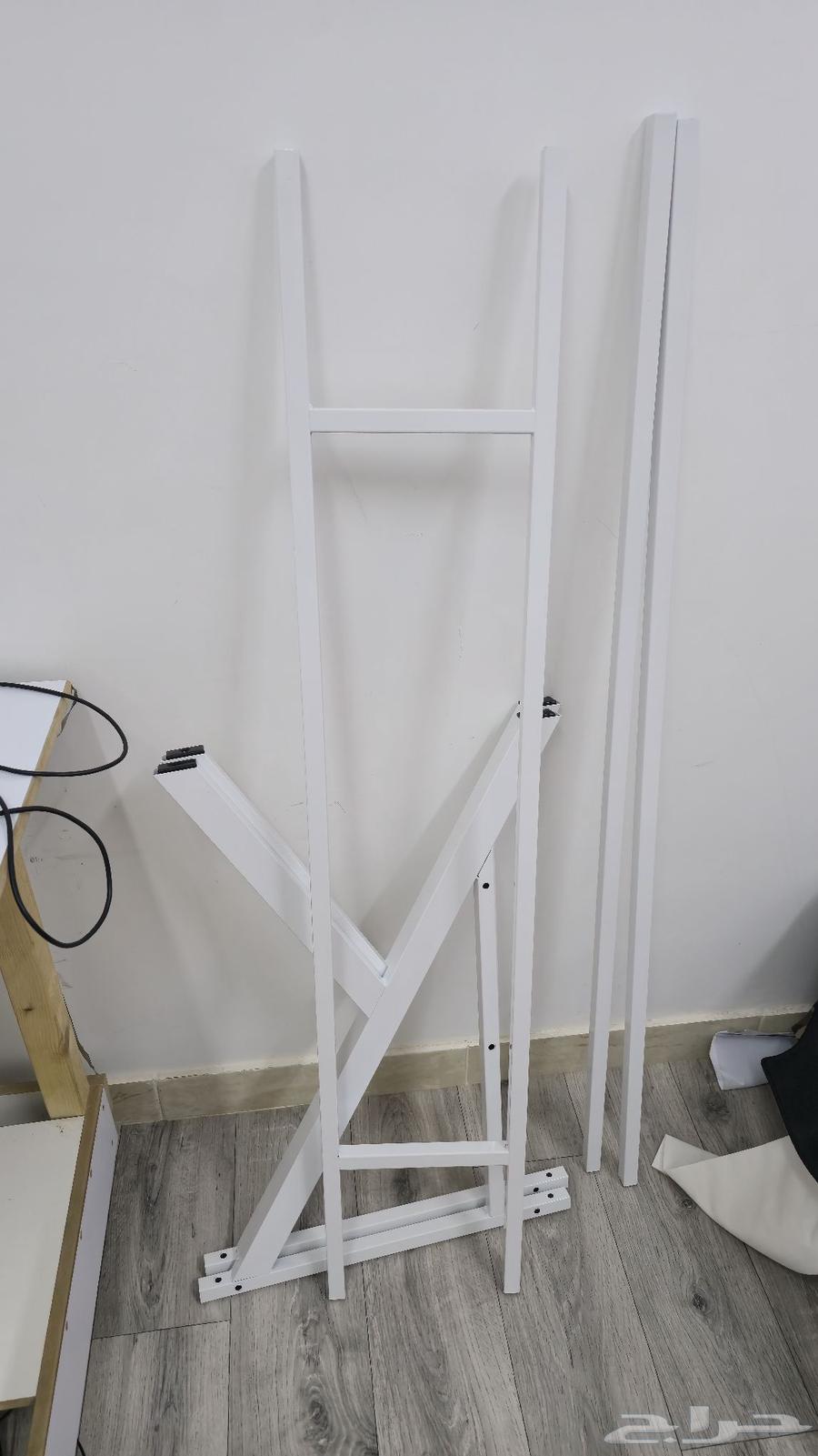 PC table in the shape of k64378774811905111