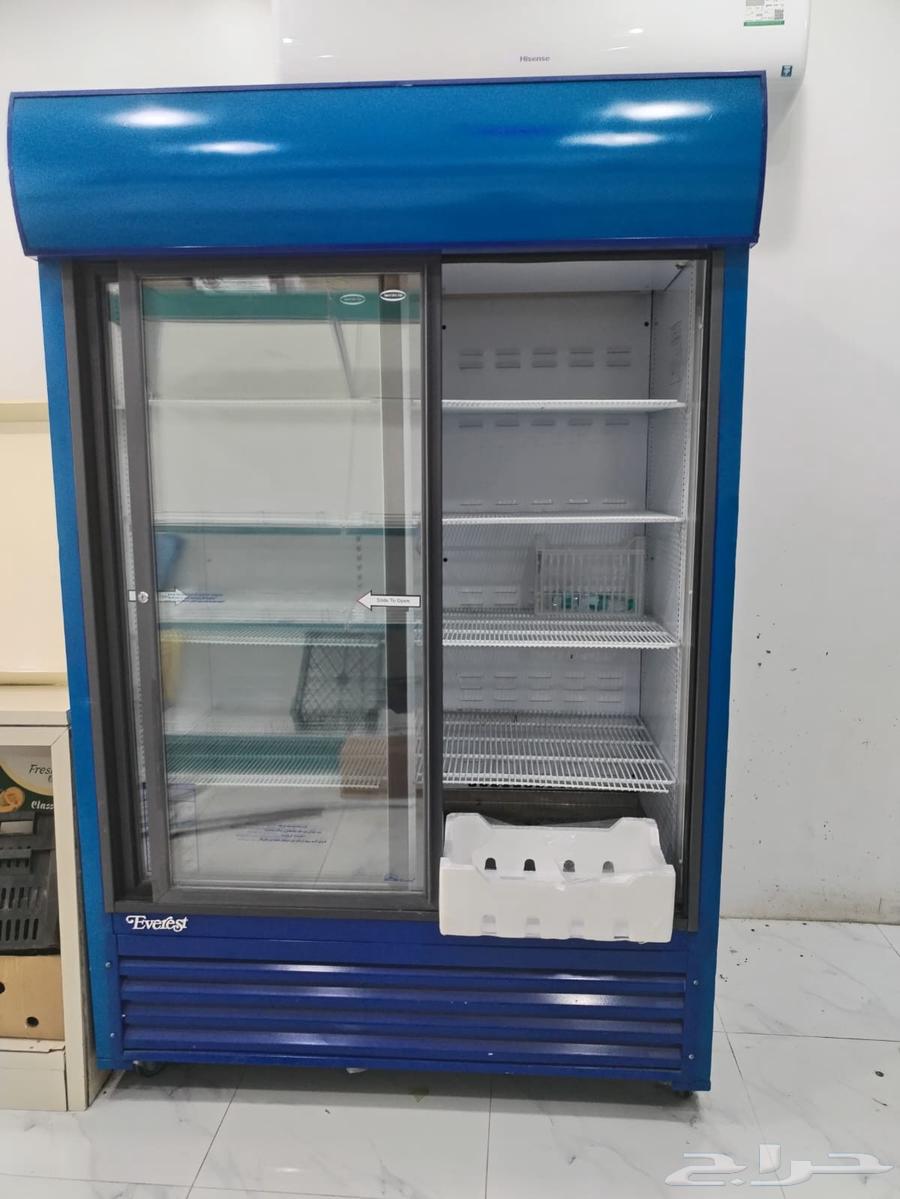 ثلاجة ورفوف محل خضروات وفواكة64382541756417113