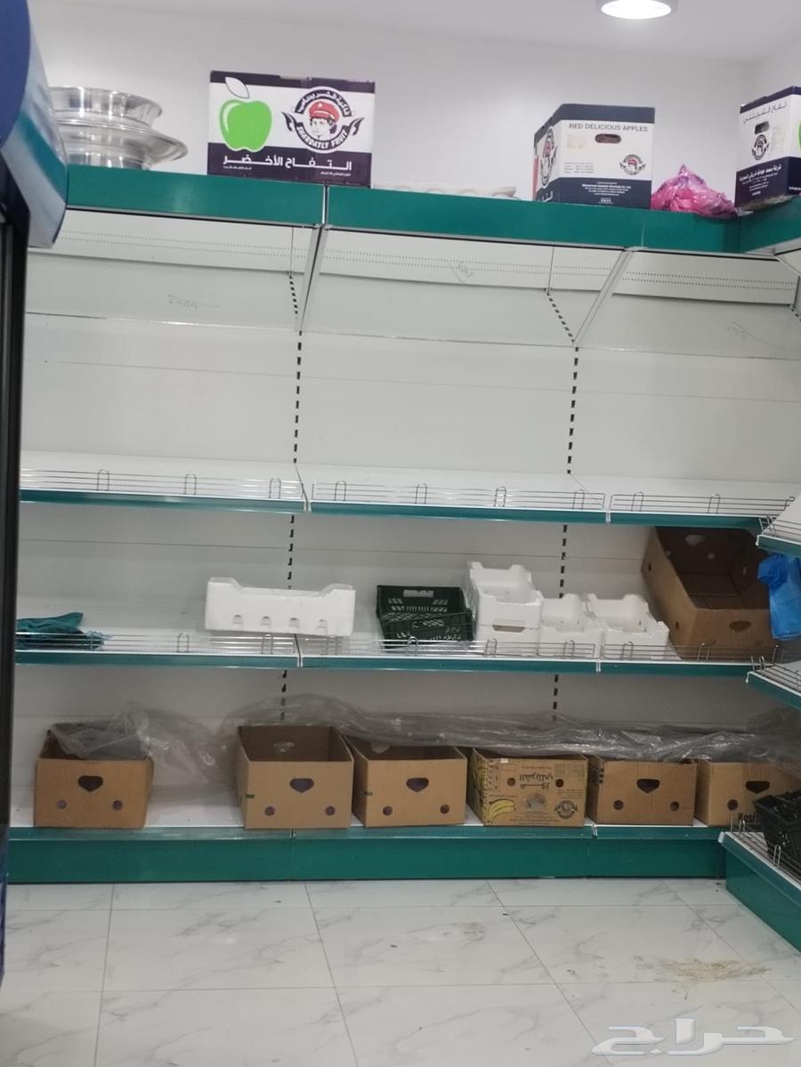 ثلاجة ورفوف محل خضروات وفواكة64382541756417111