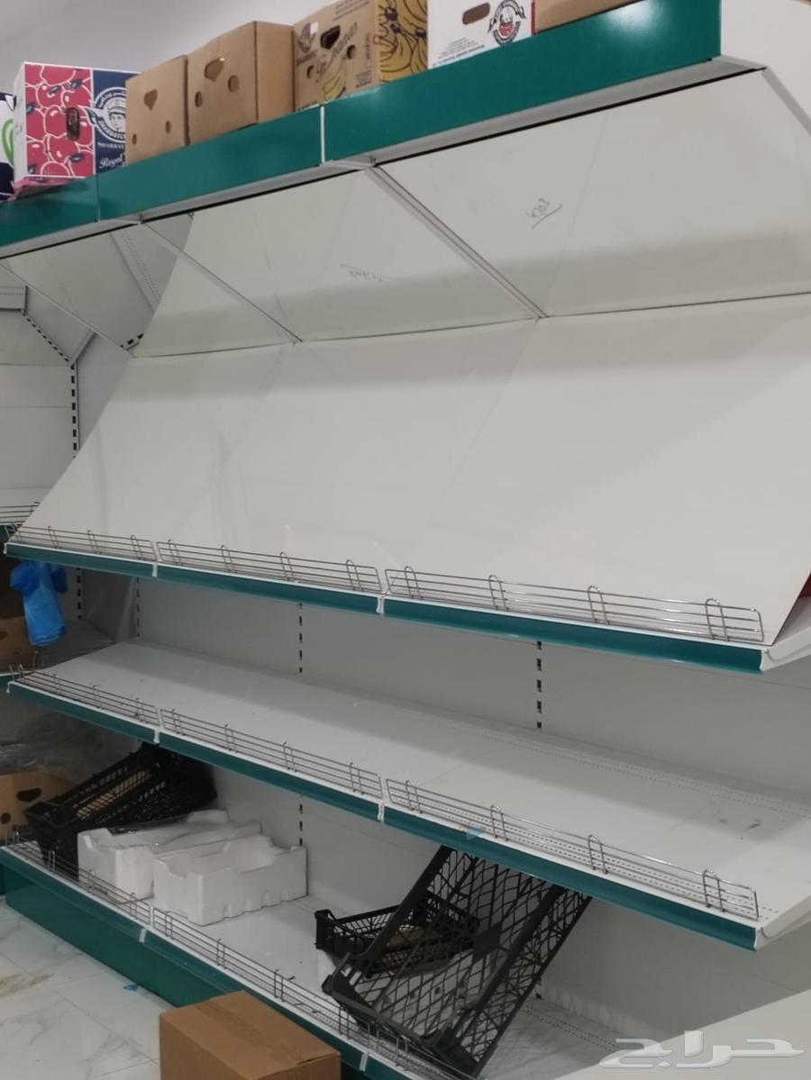 ثلاجة ورفوف محل خضروات وفواكة64382541756417114