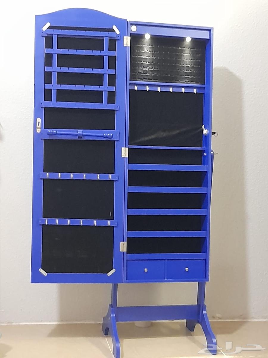 Attractive price accessory cabinet, used for only one month due to travel64389626479107113
