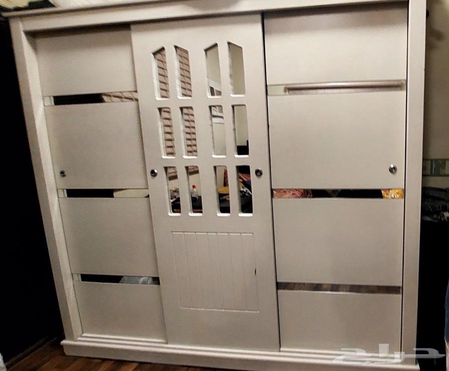 دولاب ثلاث ضلف جرار السعر 400 قابل للتفاوض64377594203266110