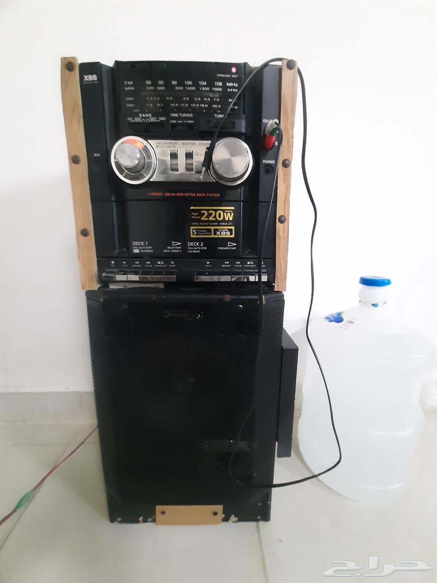 يوجد جهاز ستيريو64386933770626111