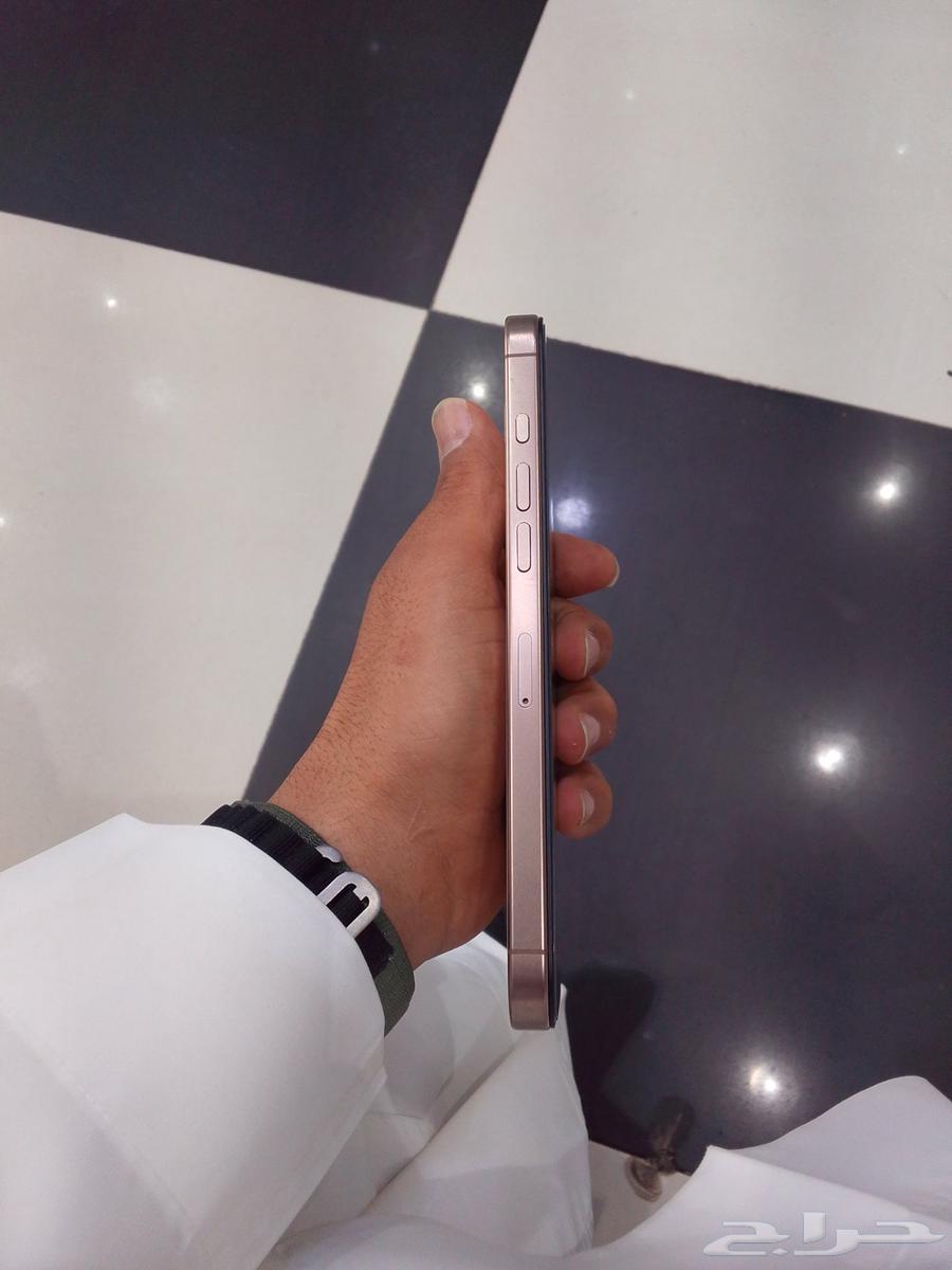 iPhone 16 Pro Max used, very clean, comes with all accessories, screen replaced64385775644547113