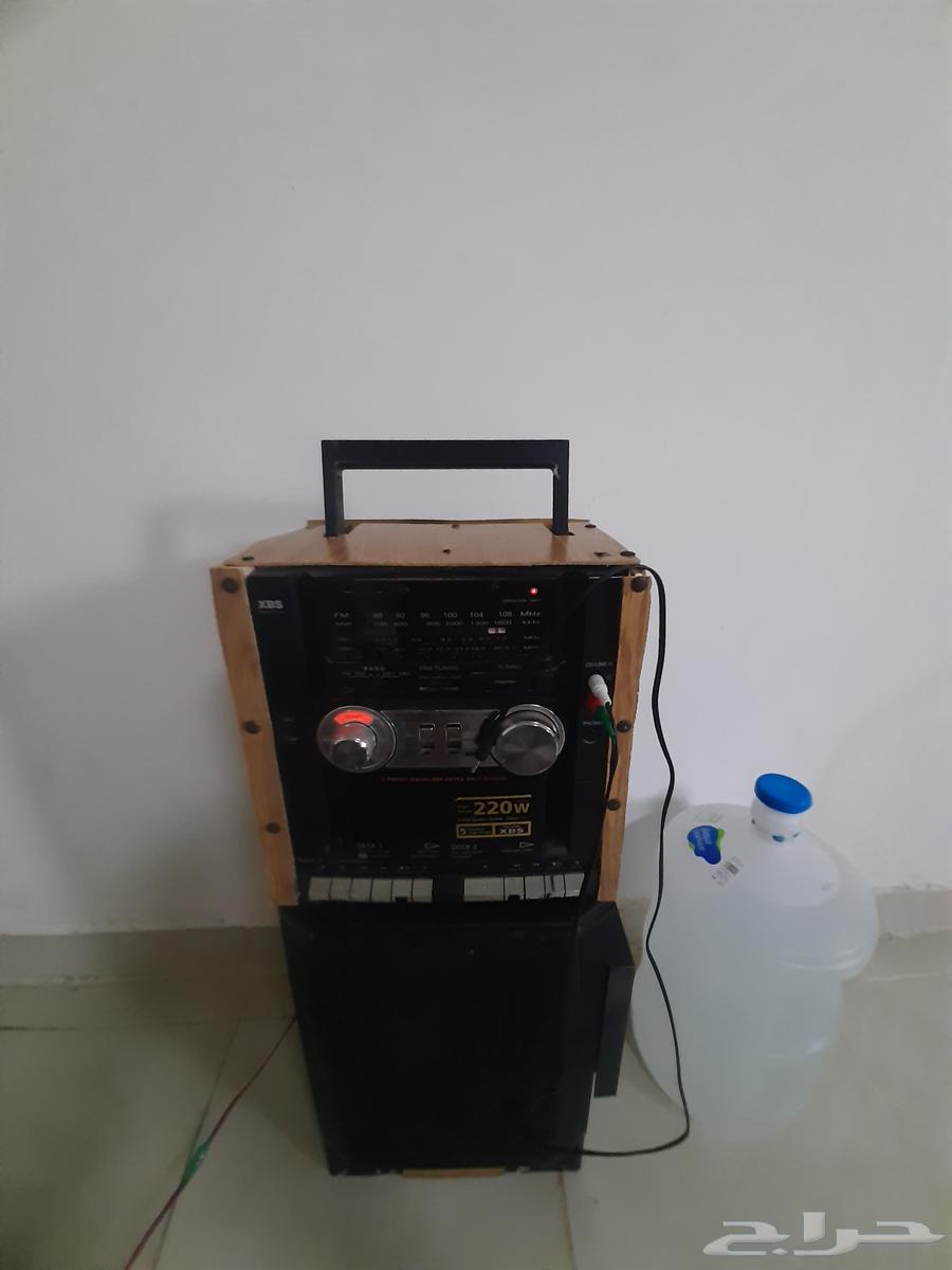 يوجد جهاز ستيريو64386933770626113