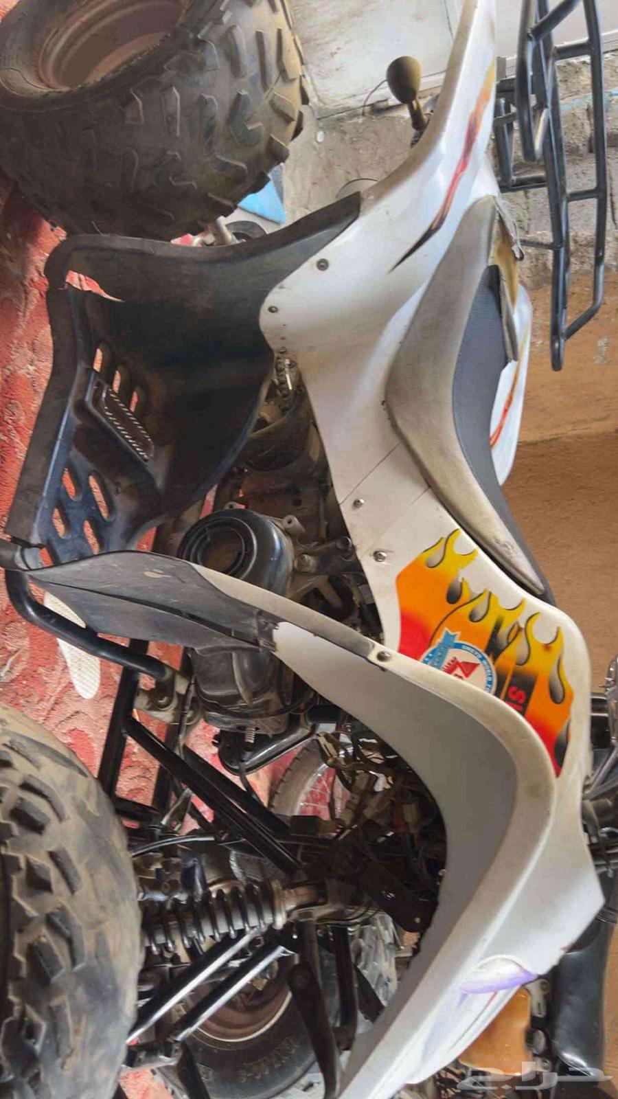 دباب اربع كفرات للبيع الدباب بي أوراق ومعاه استبنه .64534342763649113