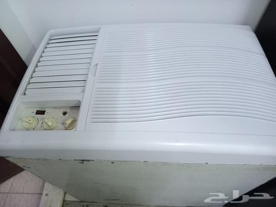 مكيف شبه جديد . كنب طاولة . تلفزيون 50 بوصة جديد64387579124483112