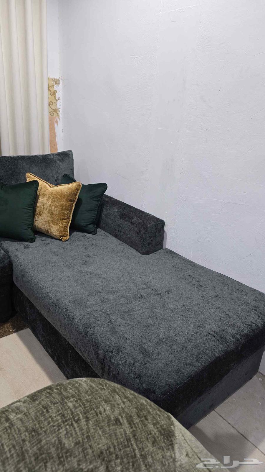 Ready L letters for delivery, price available and details upon request64379515921922112