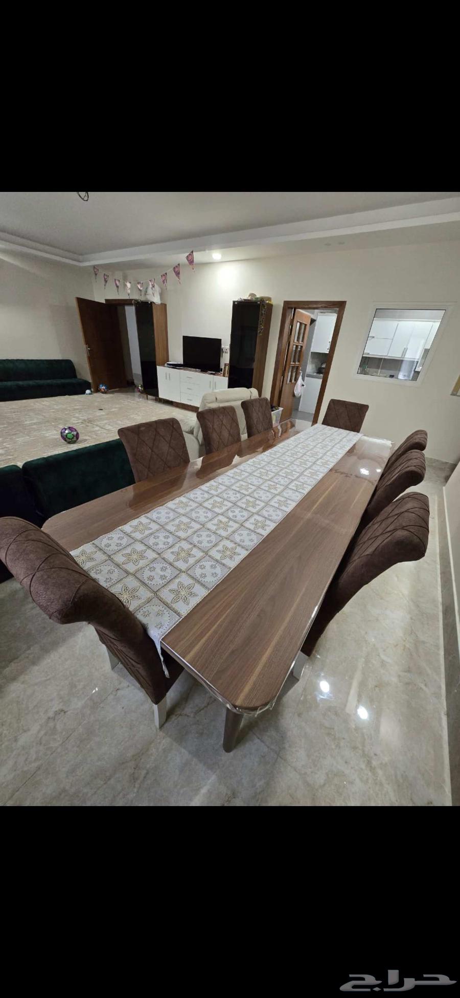 طاولة طعام - بيع سريع 1000 شاملة الكراسي64377374736386110