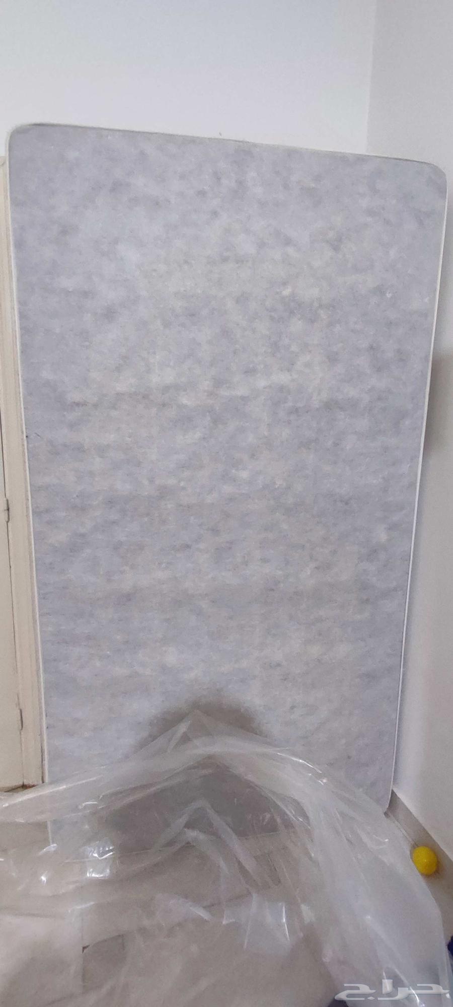 Bed consisting of a clean hotel mattress with a box with wheels for easy movement, brand SEALY, width 110 cm64388301137155111