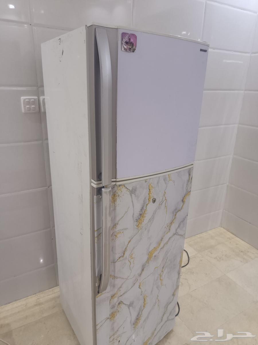 Medium-sized refrigerator64380154605314111