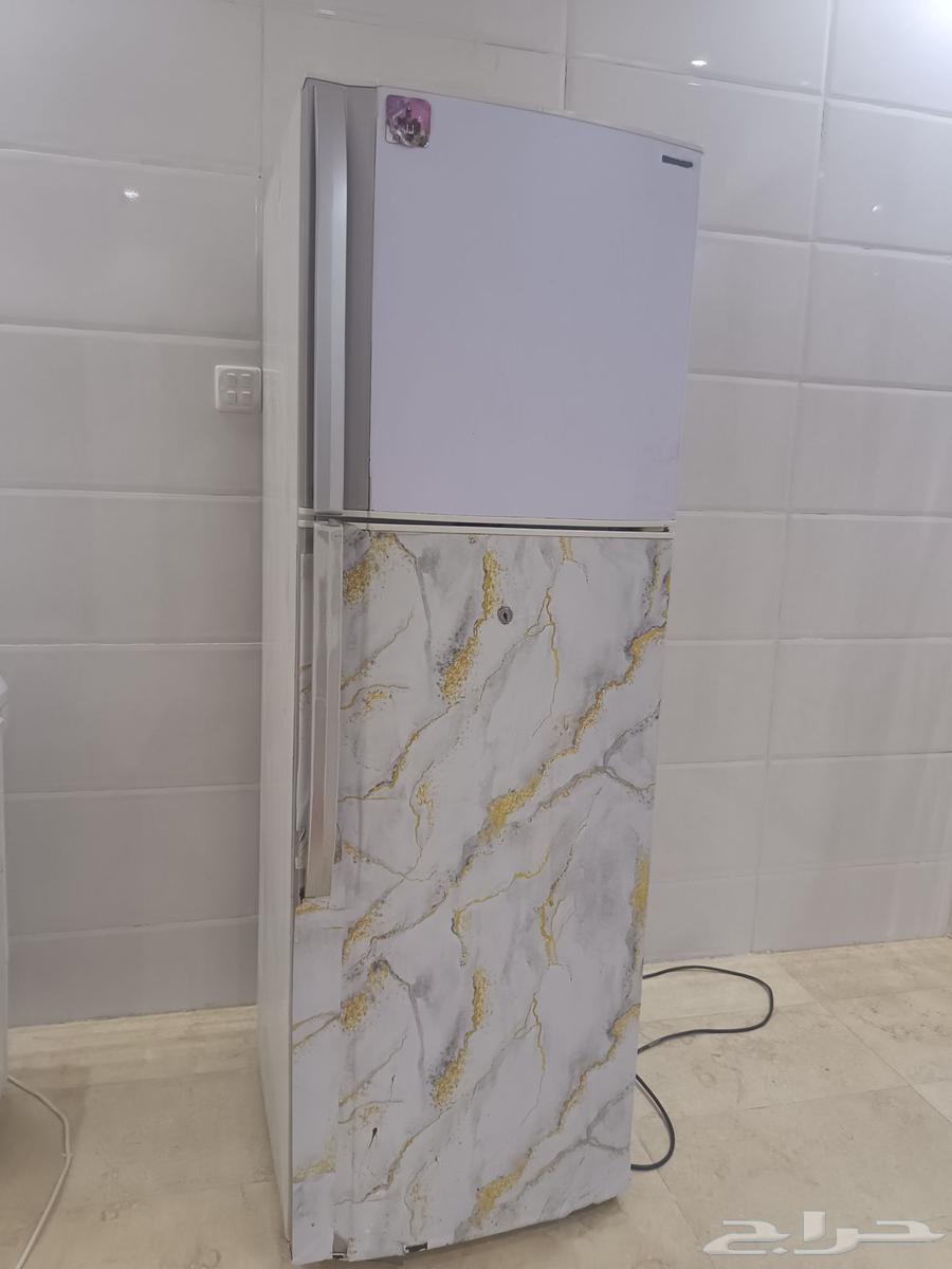 Medium-sized refrigerator64380154605314110