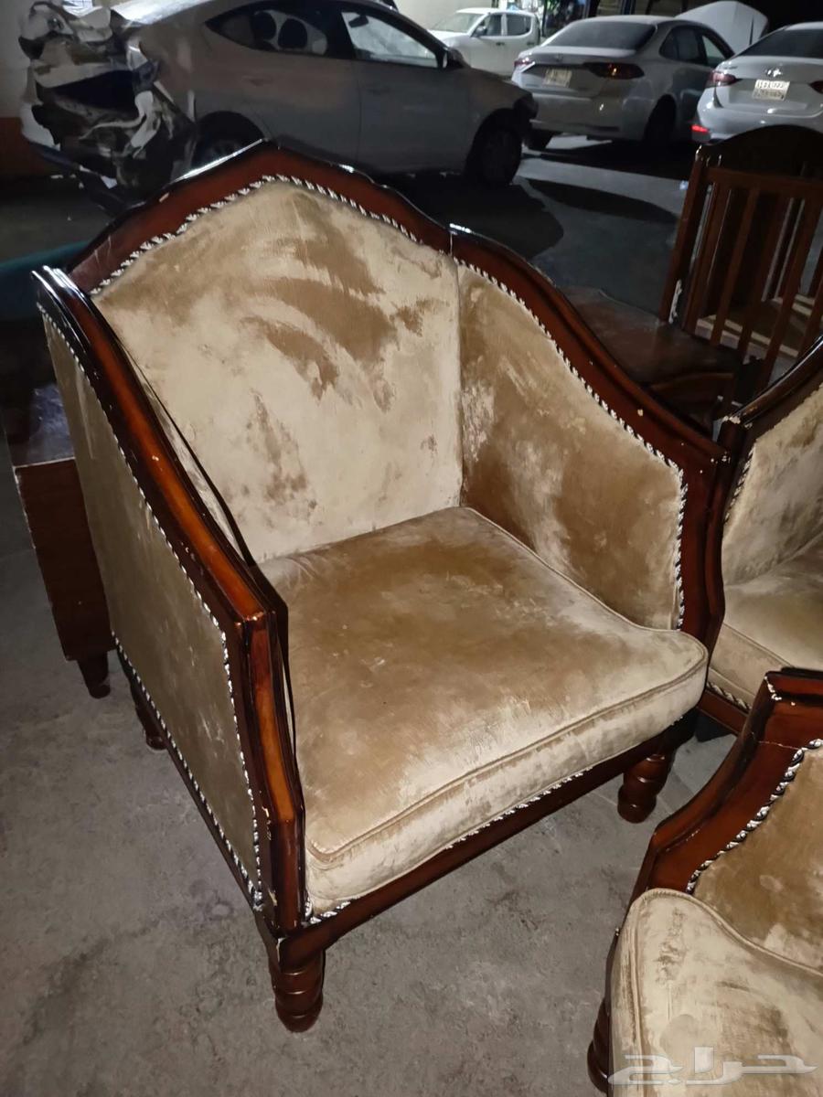 3 Sofa Set With 2 Table  Condition in Very Good All in Wood64383788325505112