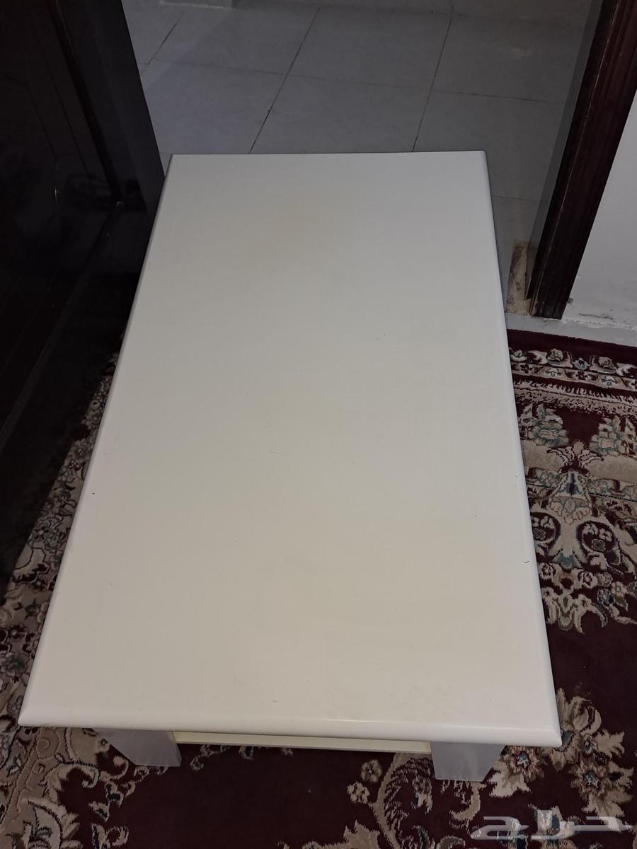 طاولات للبيع 1 كبيره و4 متنوعة الحجم نفس الصوره64382321212929110