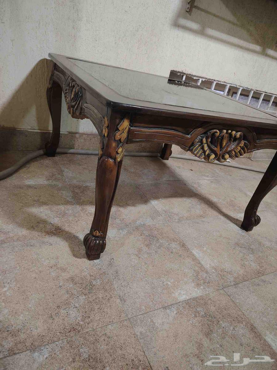 طاولة للبيع64377768884995113