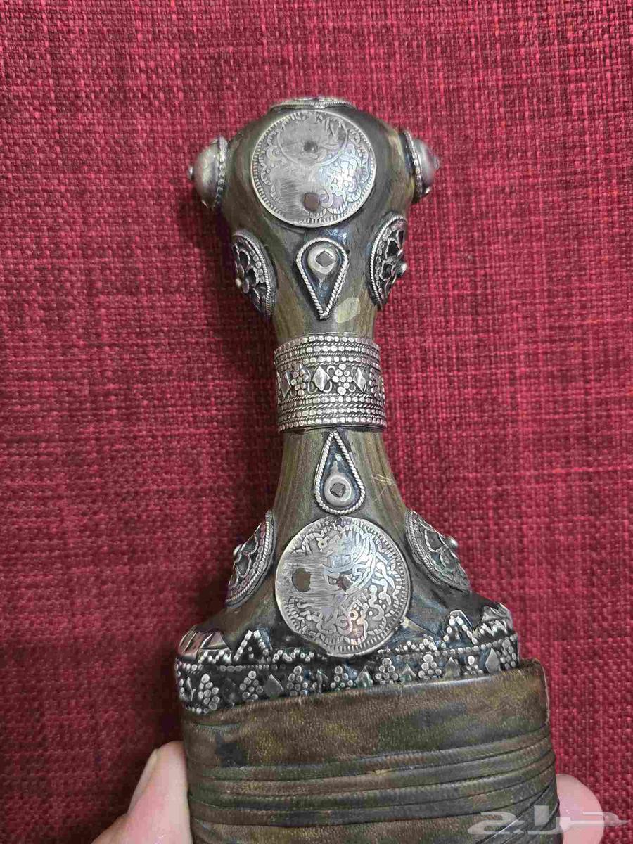 Old silver dagger64381328534273112