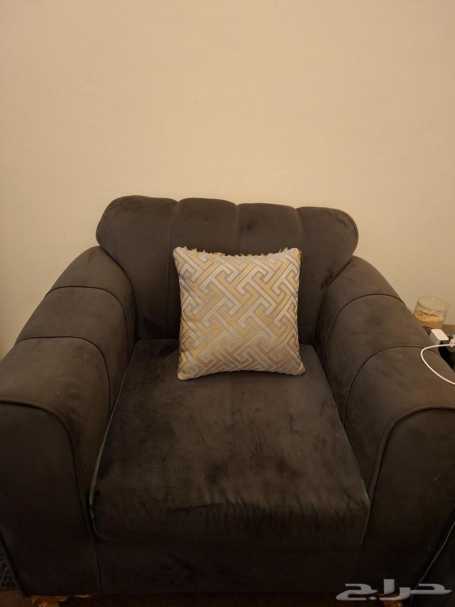 طقم كنب وطاولات ومرتبة للبيع64392168965890112