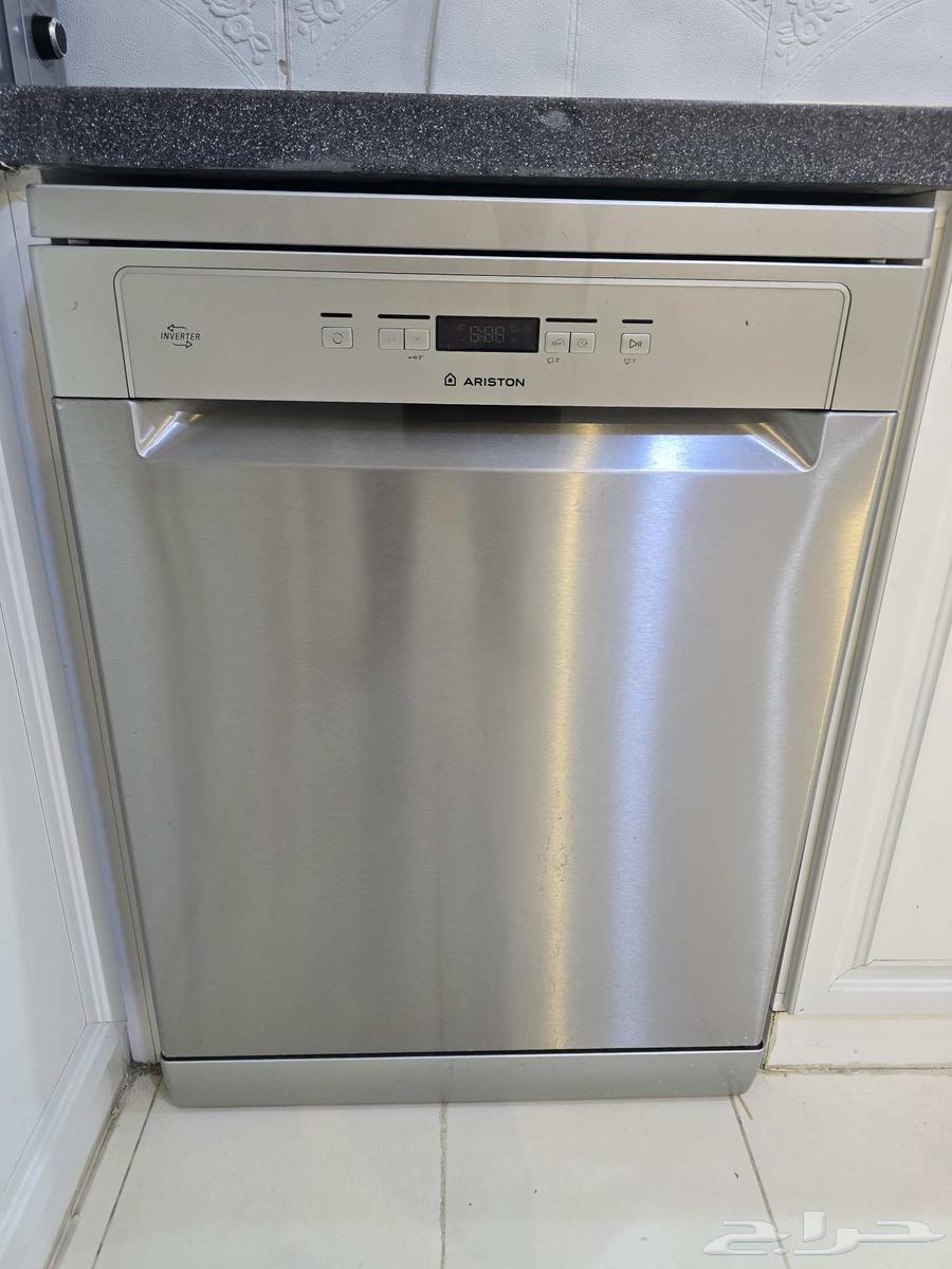 فرن كهربائي و غساله صحون بحاله ممتازه64384286342145111