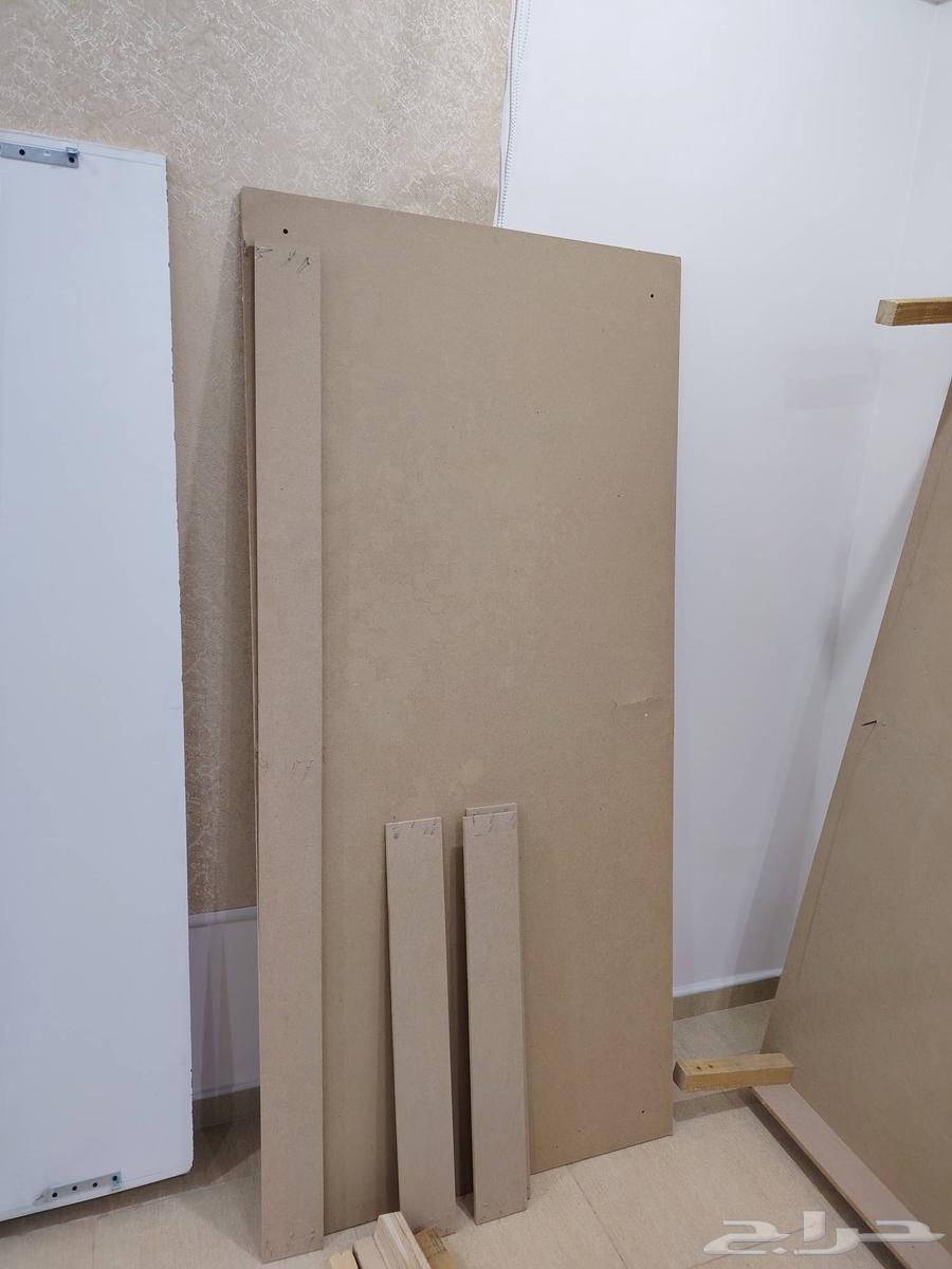 سرير خشبي نفرين وستارة مترين في مترين للبيع64382873657729113