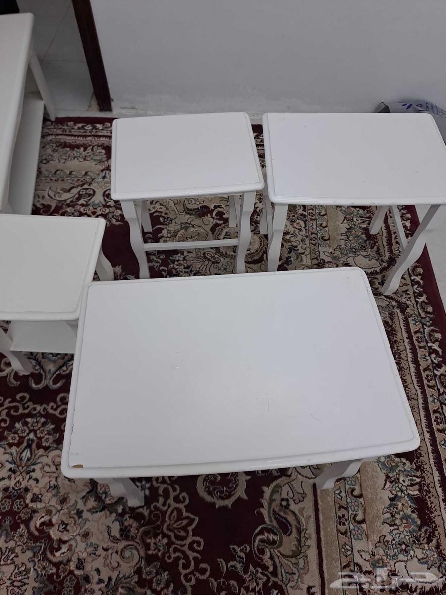 طاولات للبيع 1 كبيره و4 متنوعة الحجم نفس الصوره64382321212929112