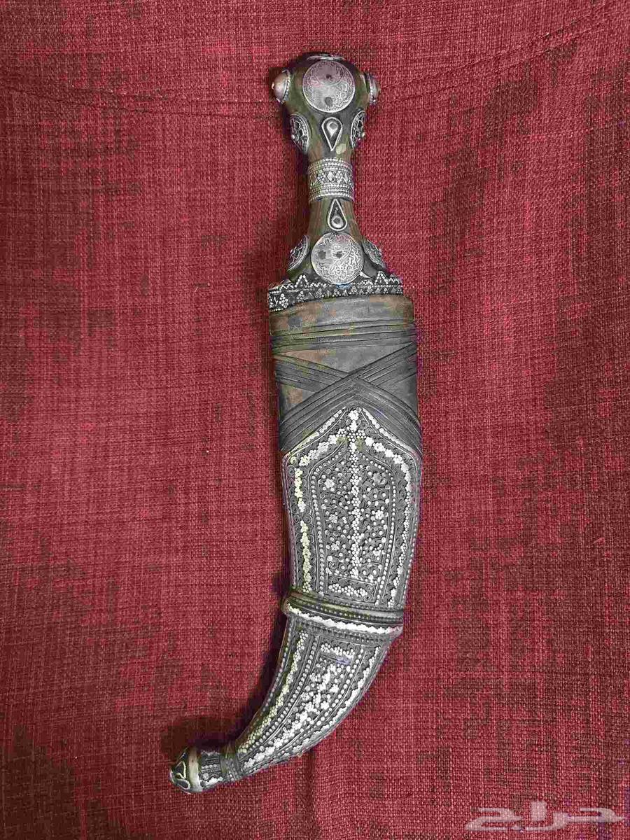 Old silver dagger64381328534273111