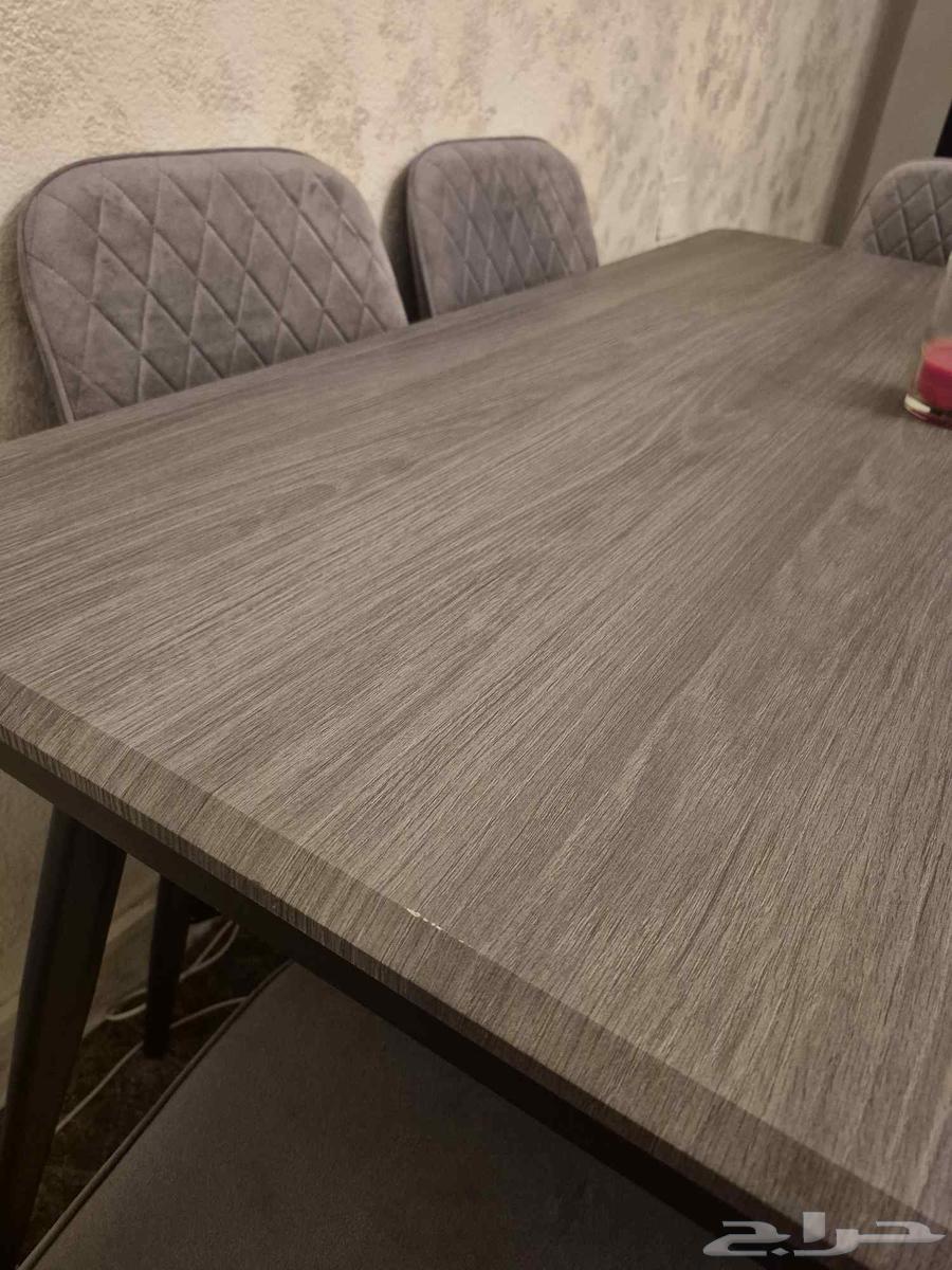 طاوله طعام64378382670338112