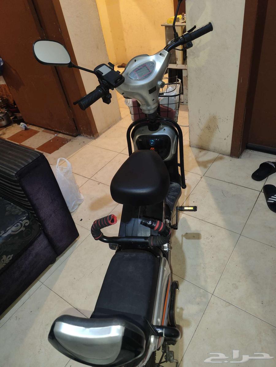 سكوتر كهربائي بحالة جيدة جداً64391243365251111