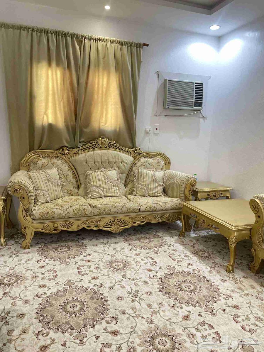 كنب كلاسيكي للبيع64383150256643111