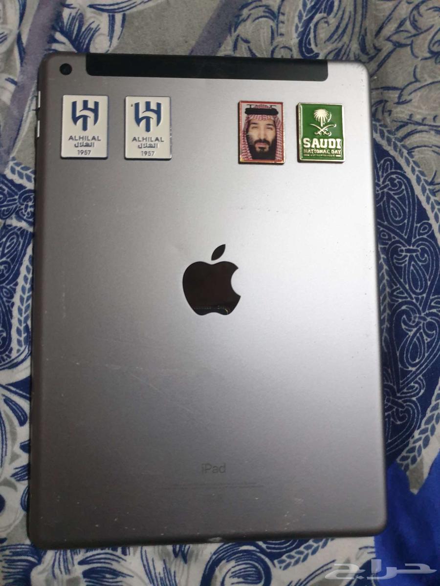 iPad 6th generation, clean device, never been repaired, specifications 32 GB64391962741378113
