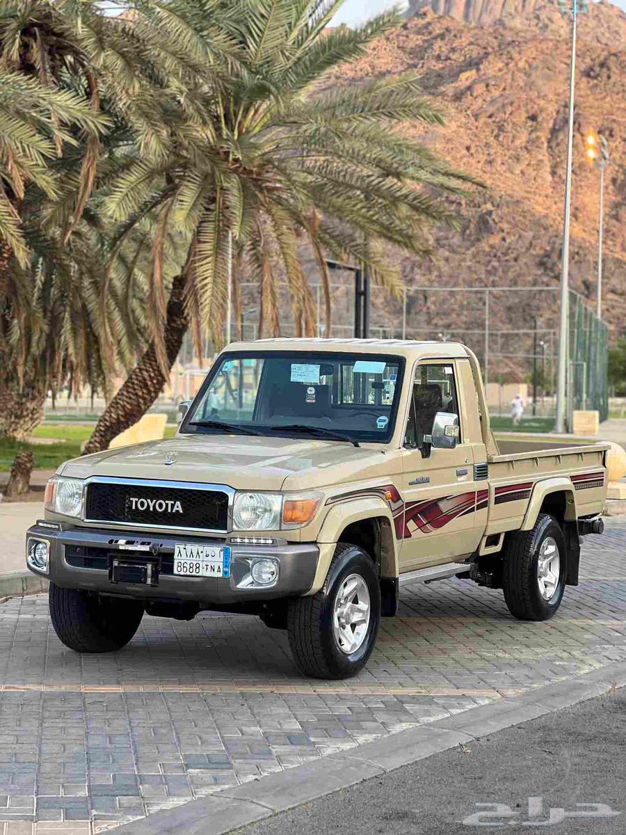 تويوتا شاص فل كامل بريمي نظيف 201264521440294913110