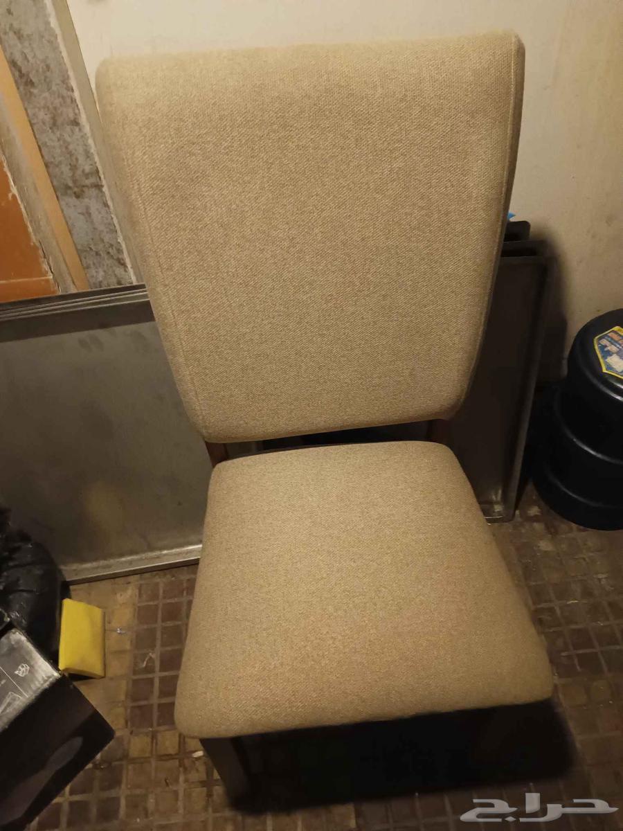 كرسي شبه جديد64388647103617114