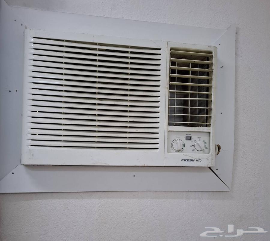 للبيع شاشة 65 معه مكيف شباك64385719109506114