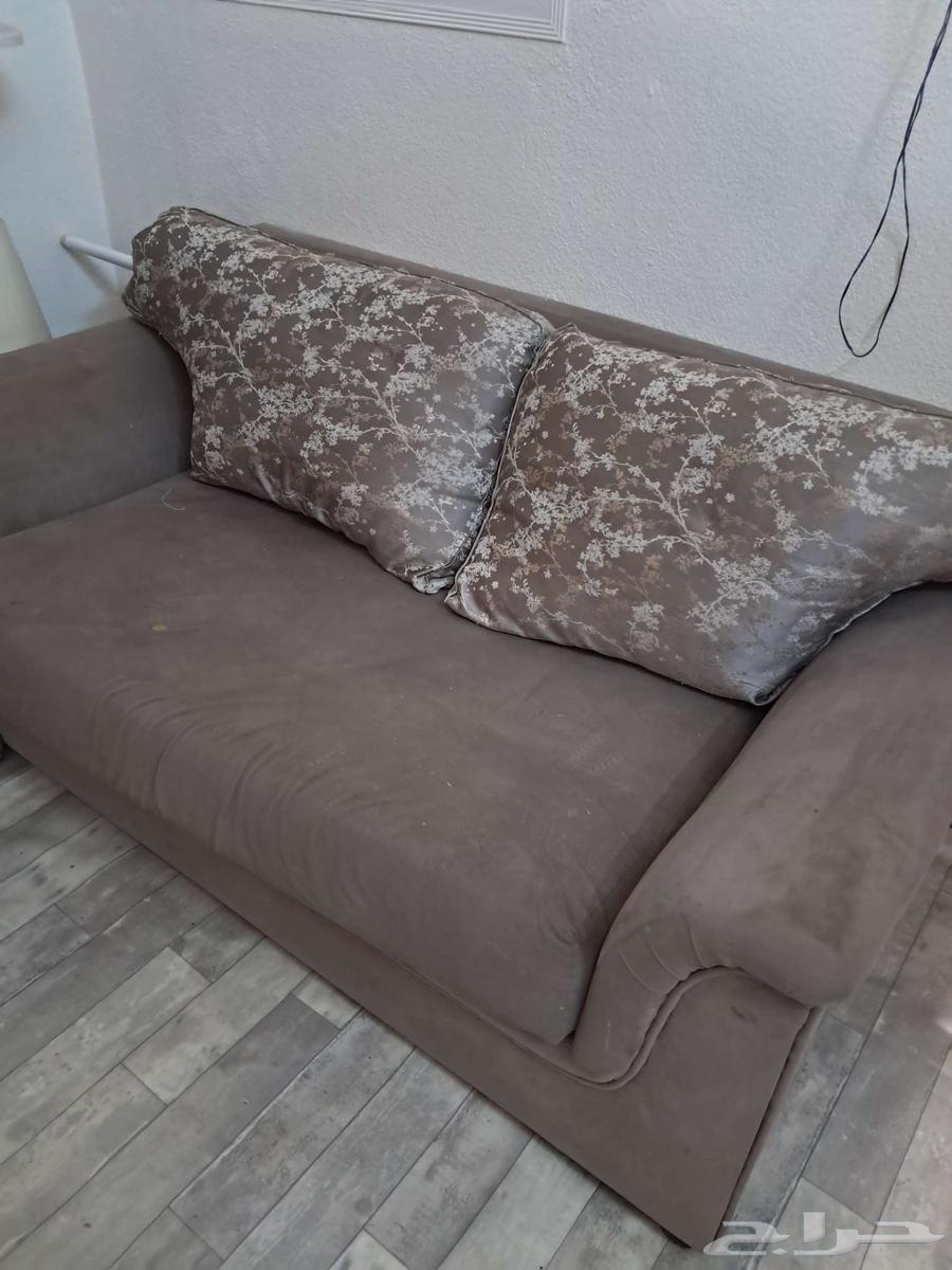 كنب بحالة جيدة ب10064387188110851111