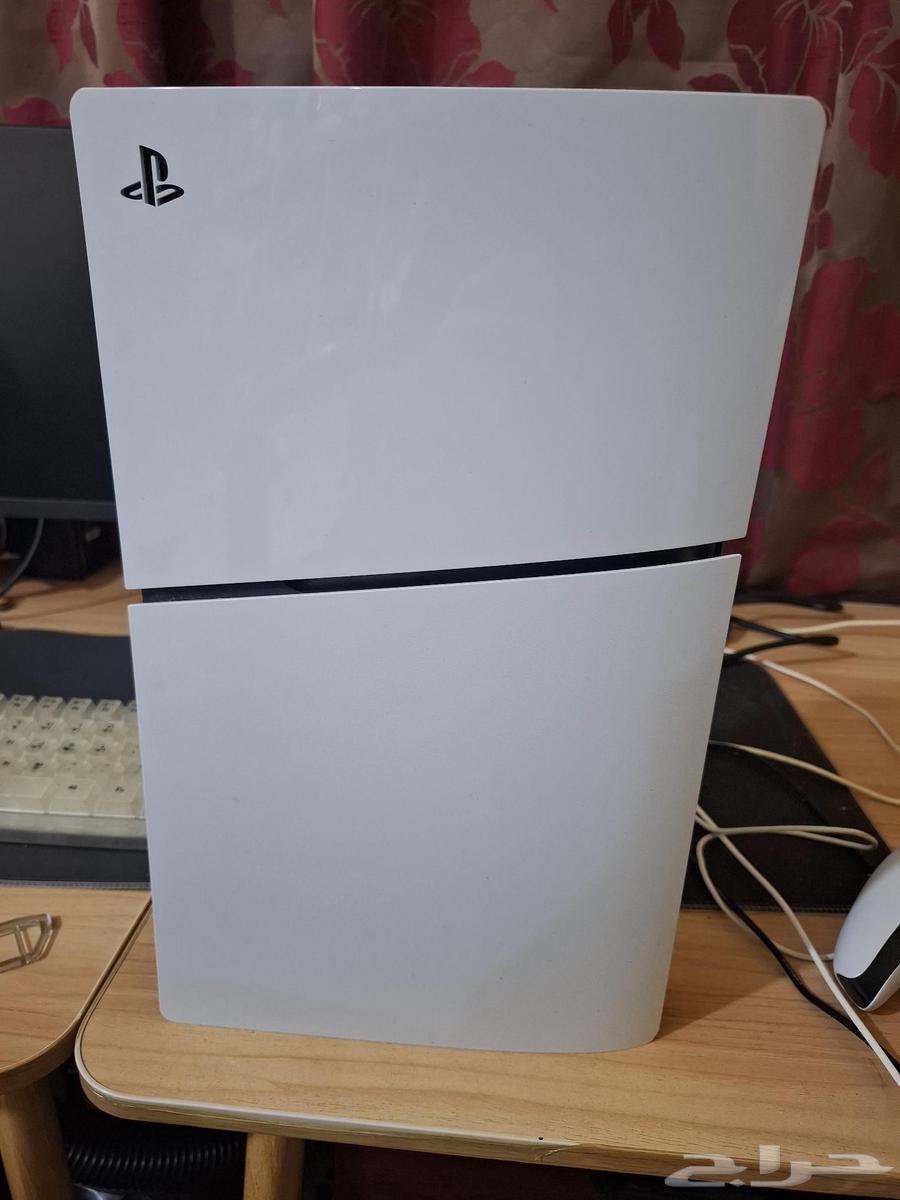 السلام عليكم ورحمة الله سوني 5 سليم نظيف بس ب1450 ريال64385119736322111