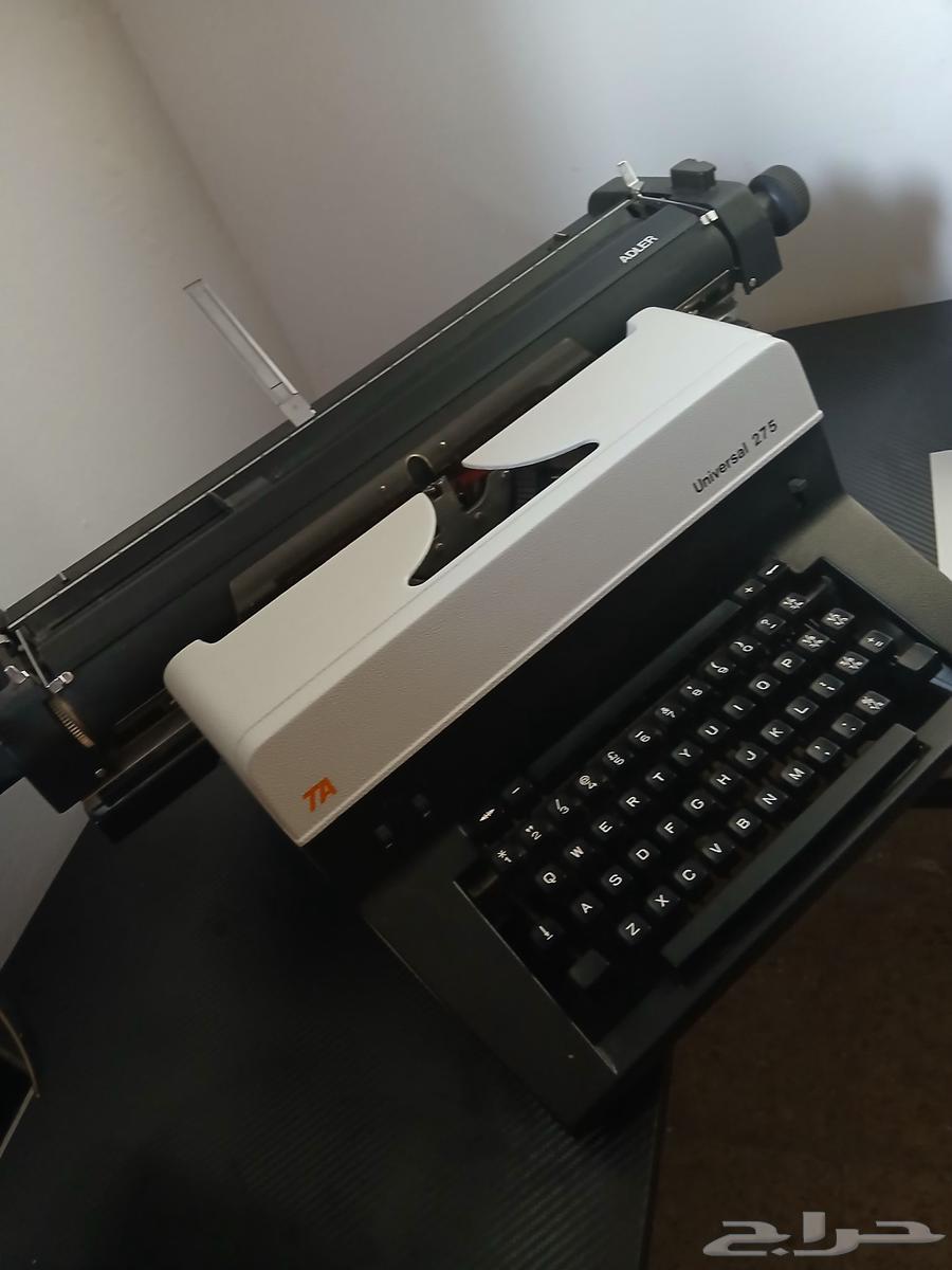 ألة كاتبة. أحرف انجليزية. لونين احمر واسود. مستعملة64386933648642110