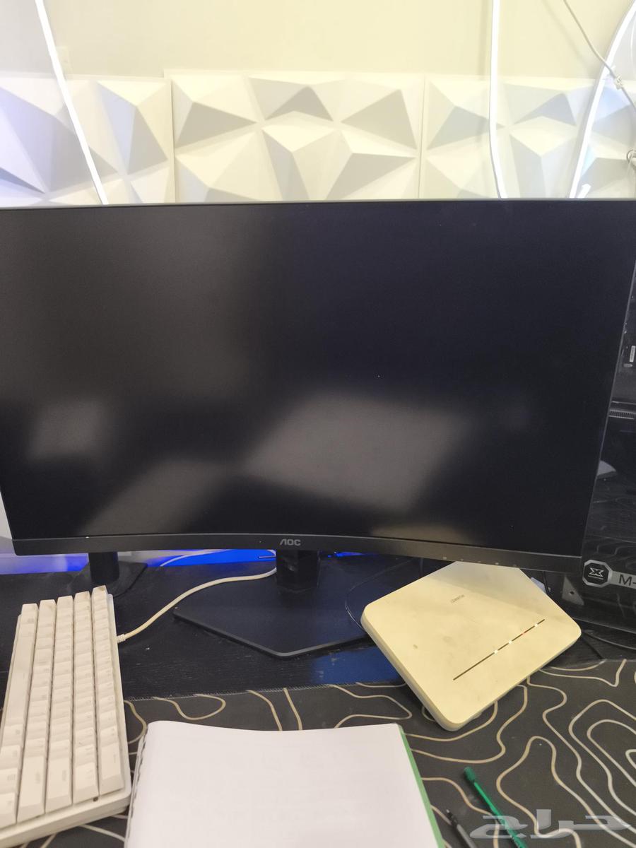 بي سي قيمنق مع شاشتين للبيع64383981213571112