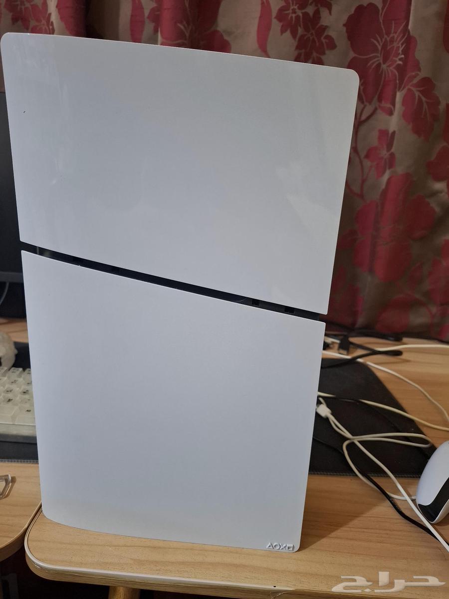 السلام عليكم ورحمة الله سوني 5 سليم نظيف بس ب1450 ريال64385119736322113