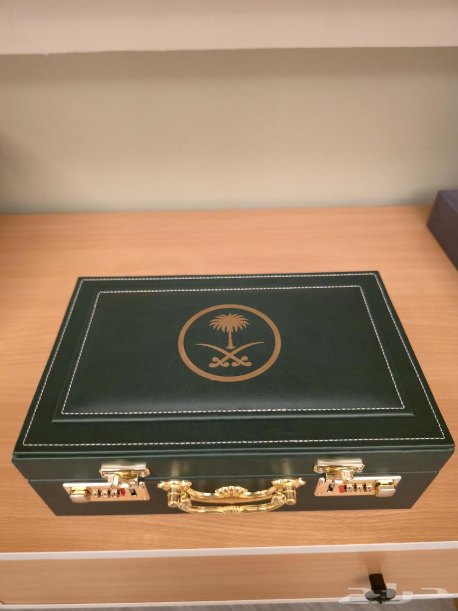 شنطة إهداء جلد مع كسرة عود هندي64383206436866111