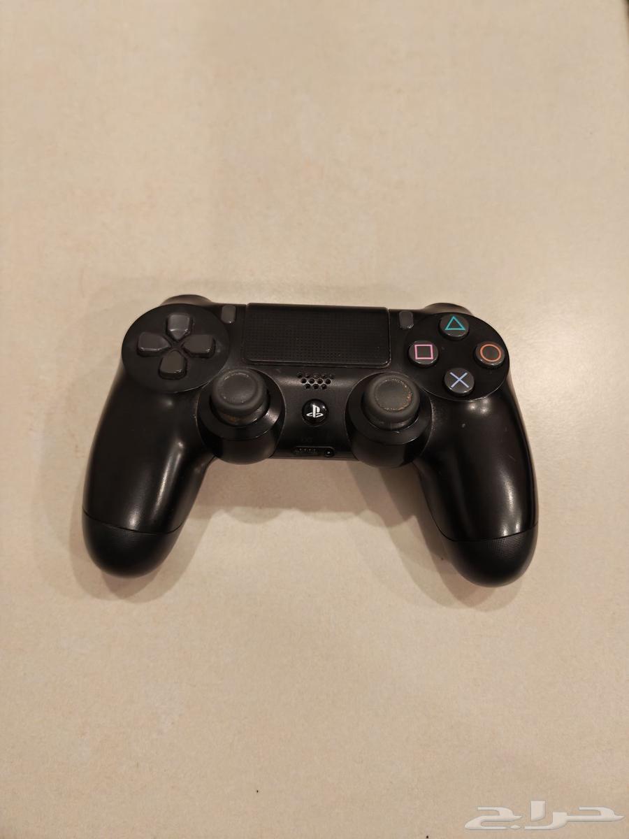 يدين سوني 4 الأصلية خربان فيها كم شي للبيع64388357511298111