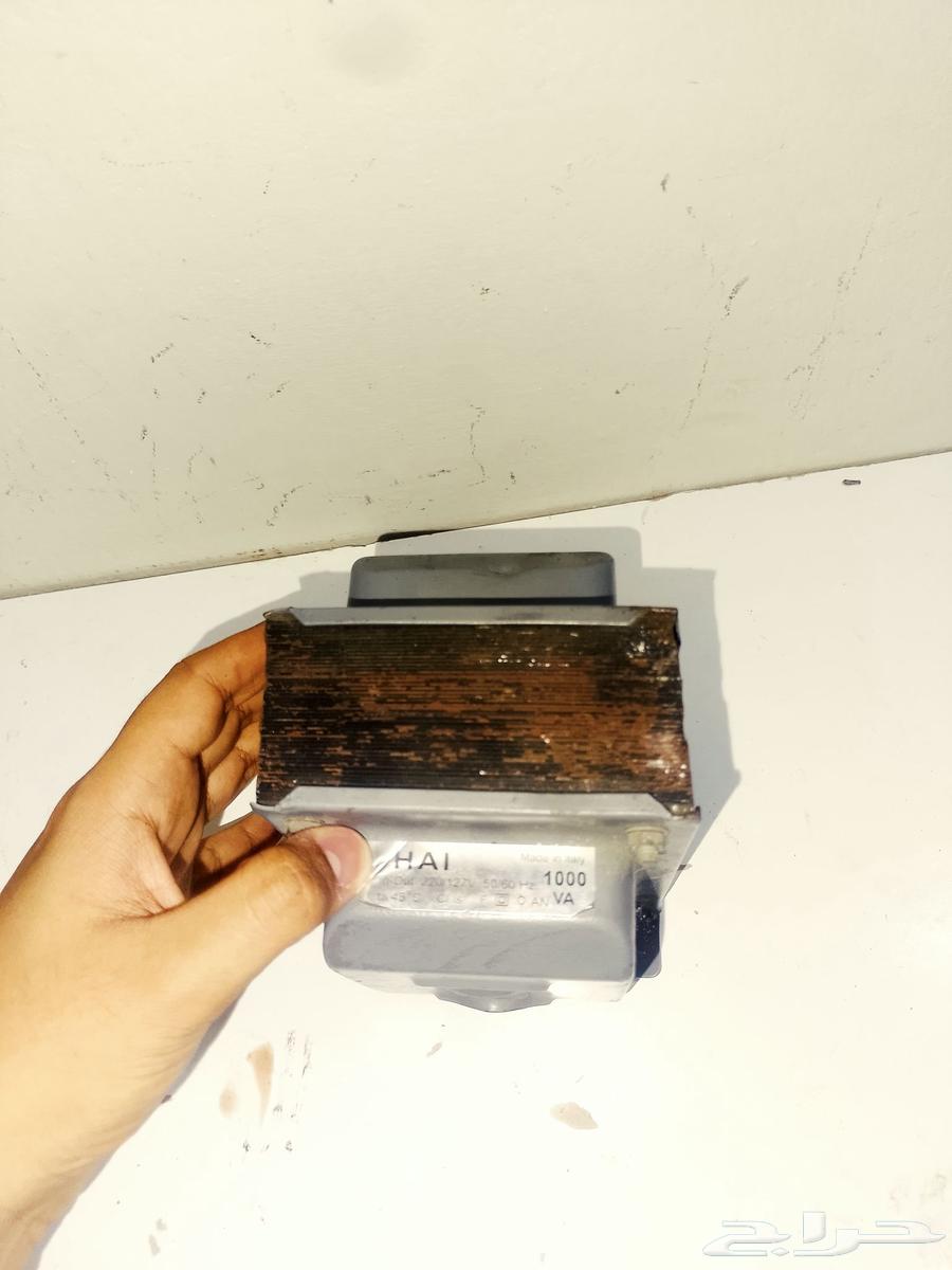 The red power converter outputs 220 watts and the black one outputs 110 watts for sale64377315126787114