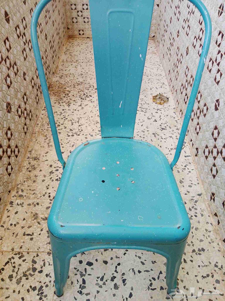 للبيع 4 كراسي حديد السعر 60 ريال64384745207682110