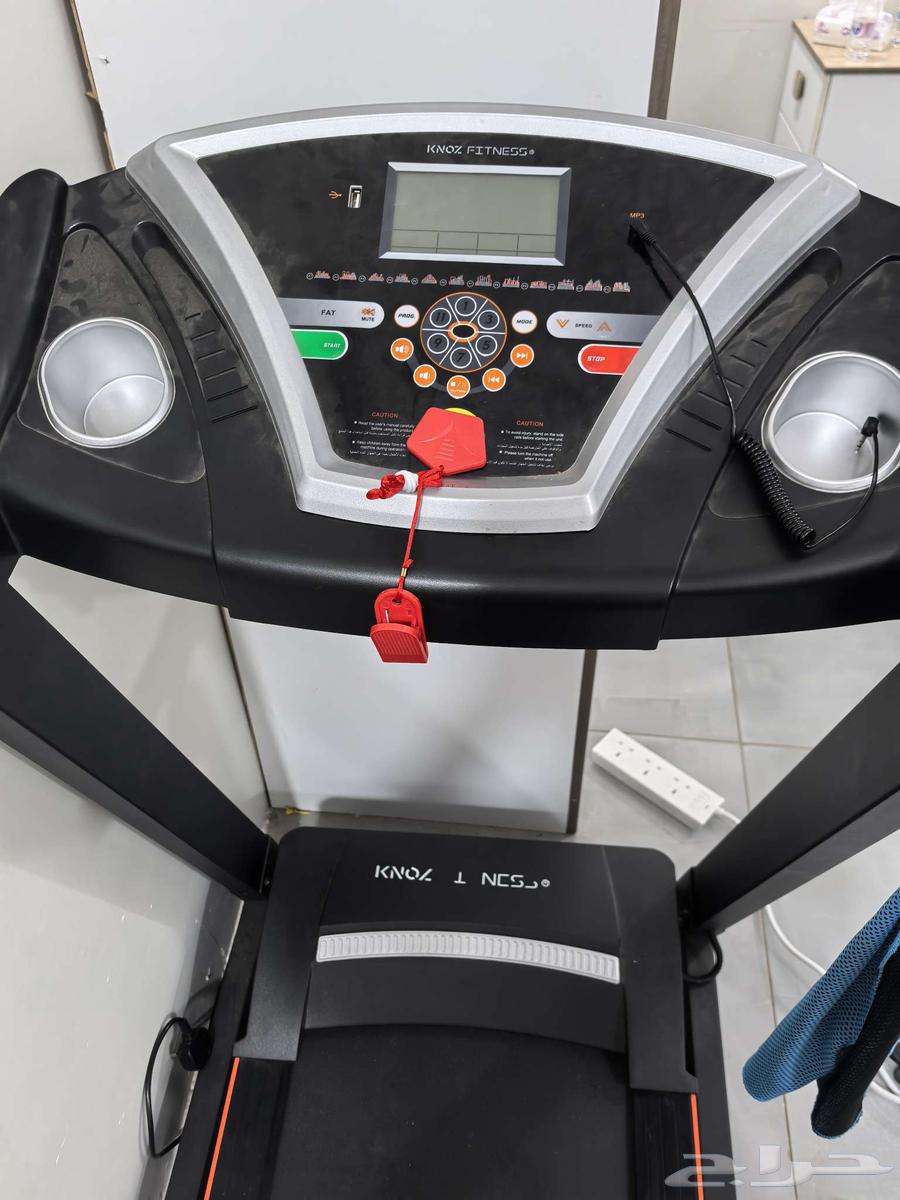 Treadmill used for only one month, very clean64383039439617111