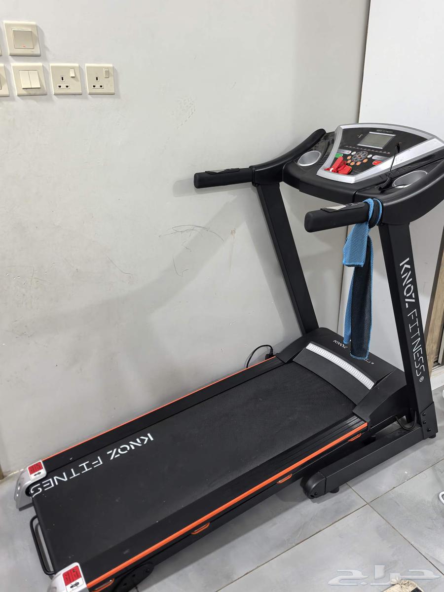 Treadmill used for only one month, very clean64383039439617113