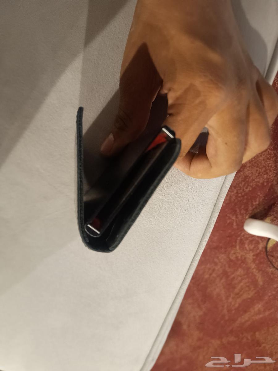 محفظه جلد طبيعي من ألمانيا ابغى ابعيها بسسب ظروف64387397419265111