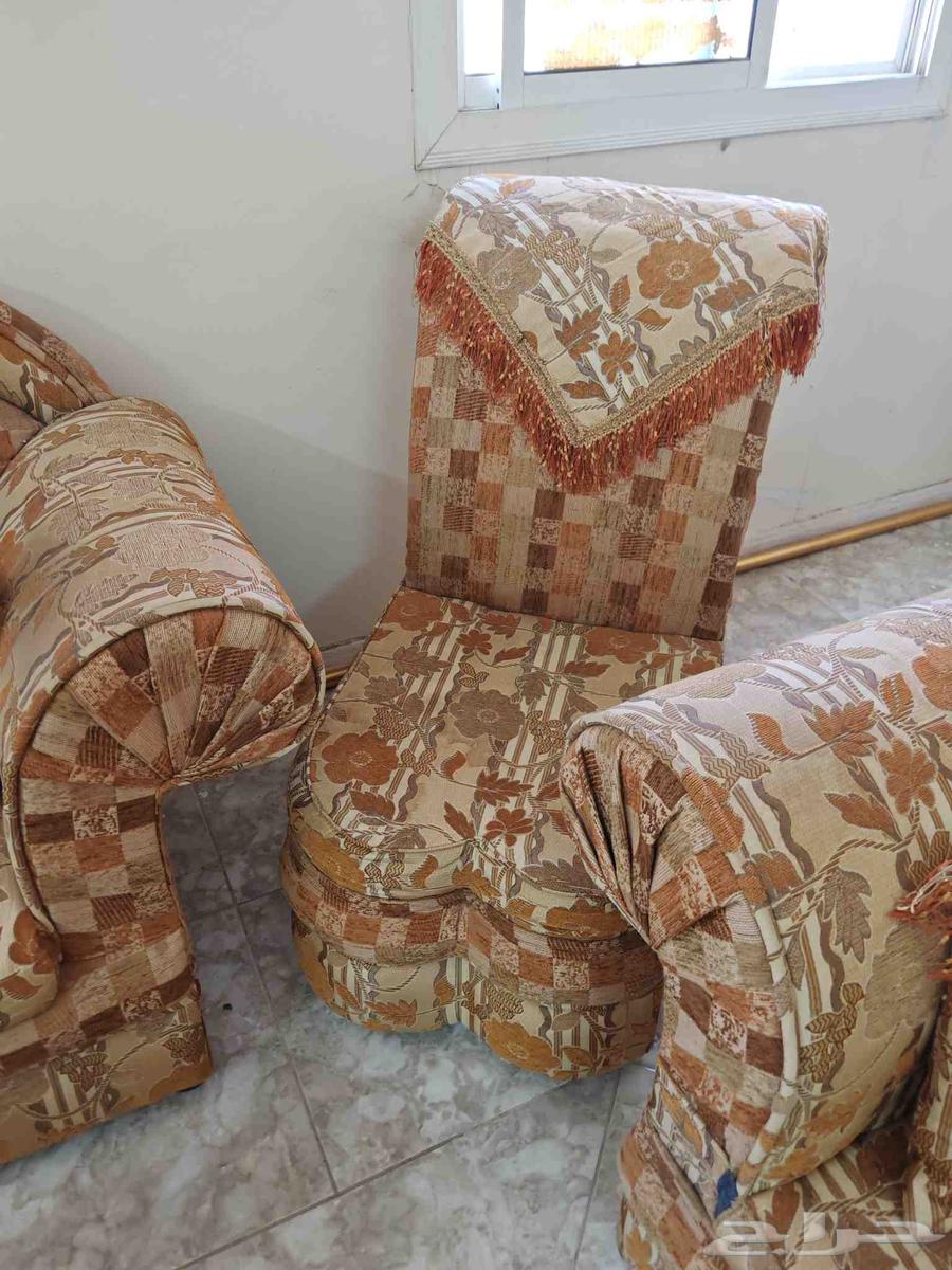 A good condition sofa set with 3 tables, urgent sale due to travel64382017924481112