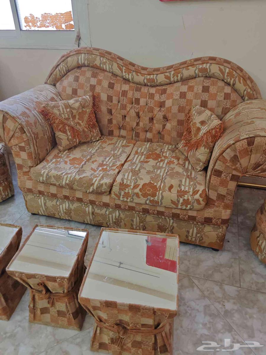 A good condition sofa set with 3 tables, urgent sale due to travel64382017924481113