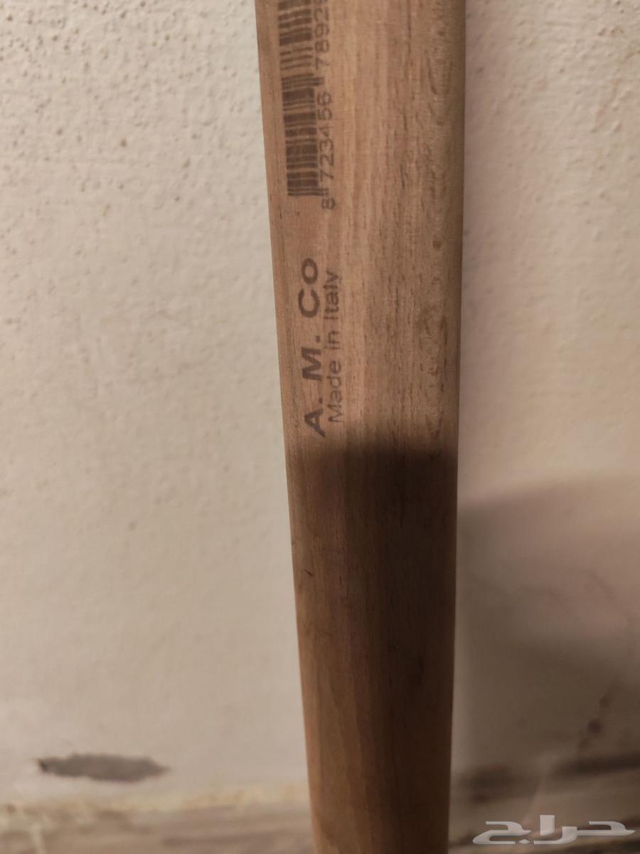 مطرقة ايطالية وخشب ايطالي نظيفة64389141931394111