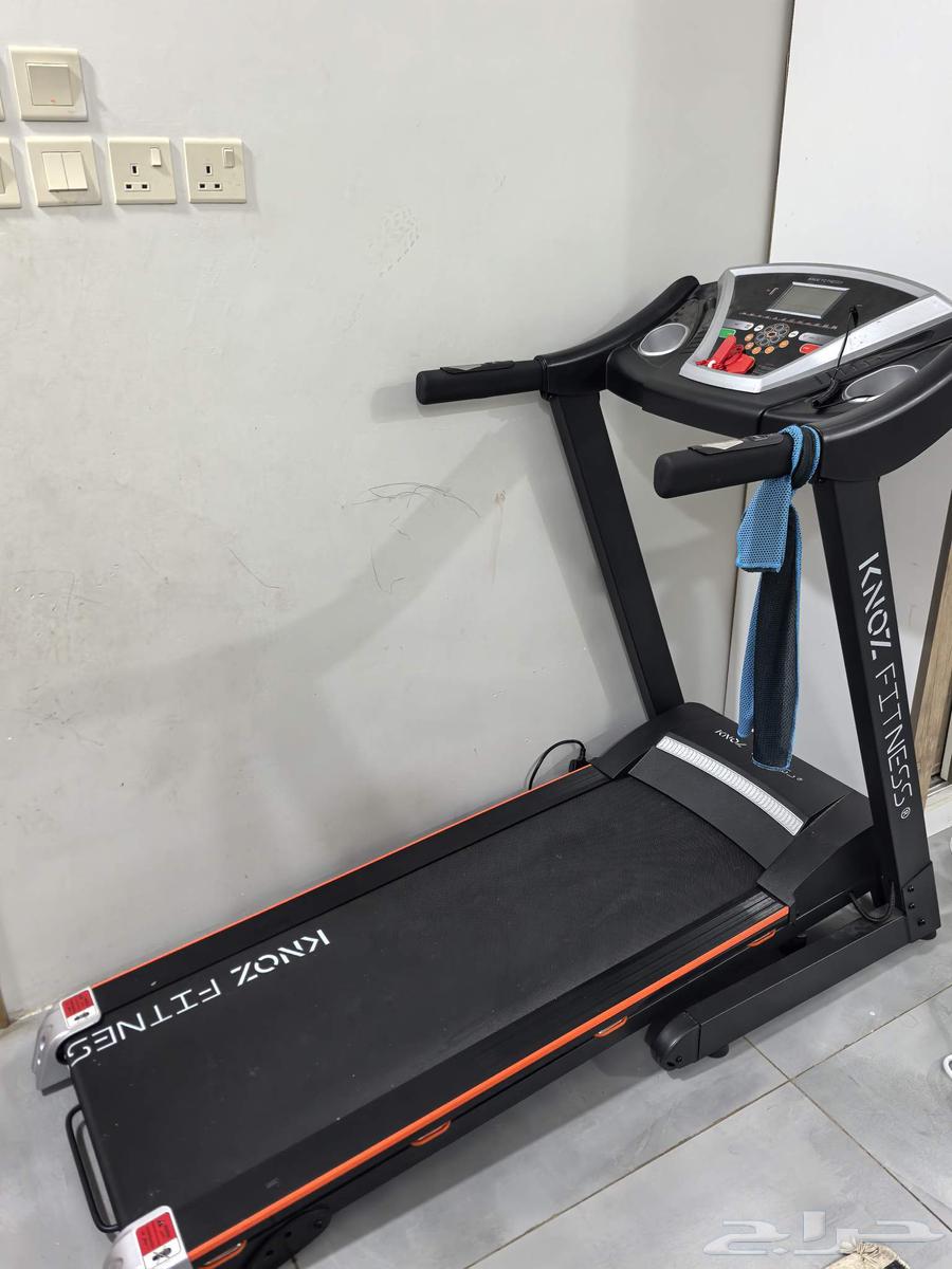 Treadmill used for only one month, very clean64383039439617112